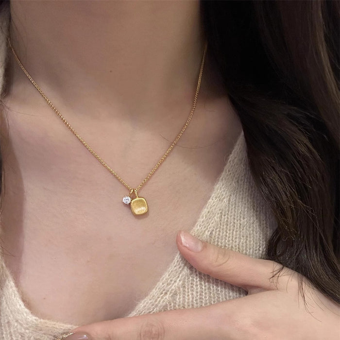 Wholesale Fashionable, niche, high-end, block zircon, exquisite and versatile temperament, high-end collarbone chain