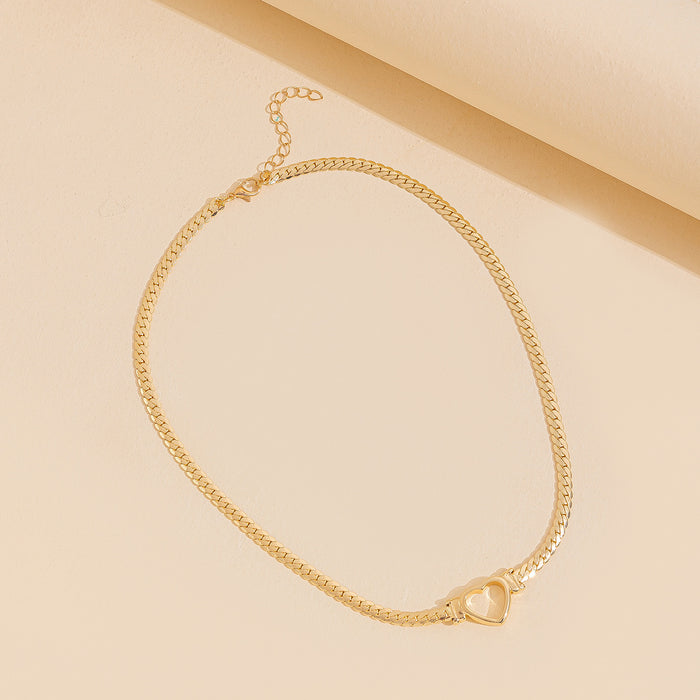 Wholesale Versatile metal collarbone chain, fashionable hollowed out heart-shaped pendant, high-end feel, widened side chain necklace