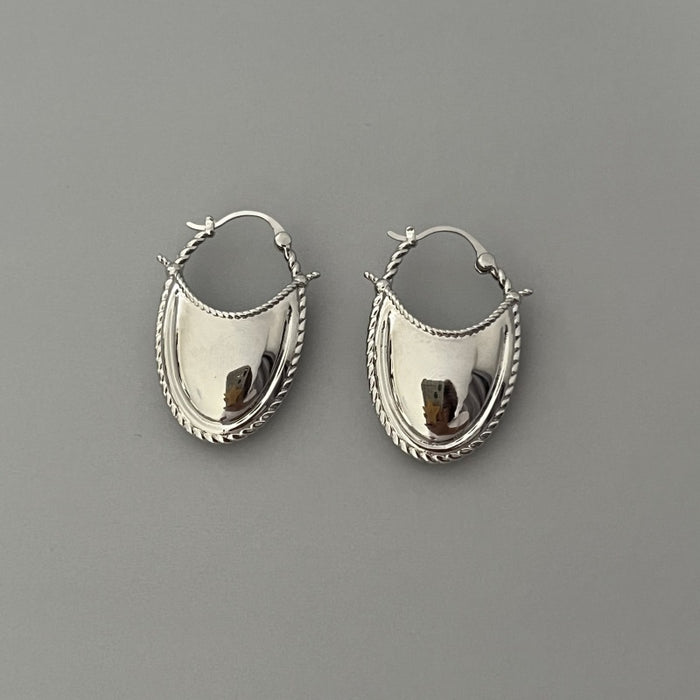 Wholesale Retro oval curved earrings, light luxury, niche fashion temperament, versatile earrings