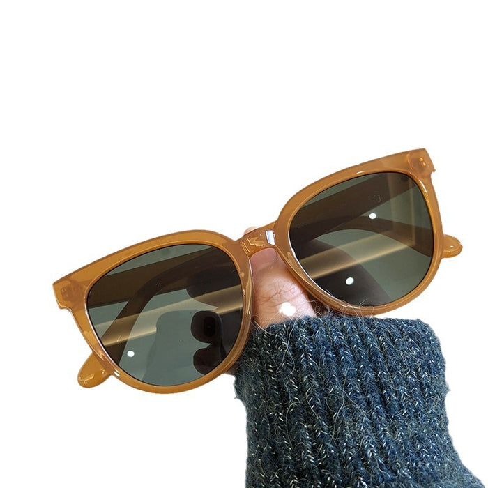 Wholesale Tea colored sunglasses for women, versatile, classic, face enhancing, small, polarized sunglasses