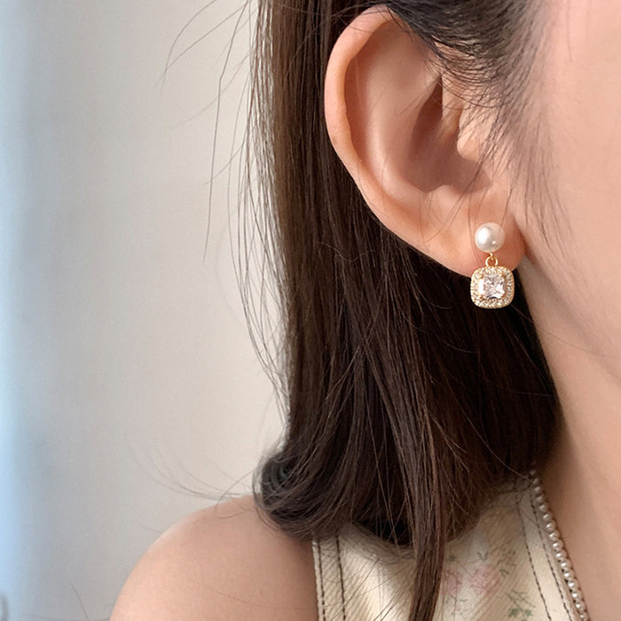 Wholesale Women's Pearl Flash Sugar Earrings