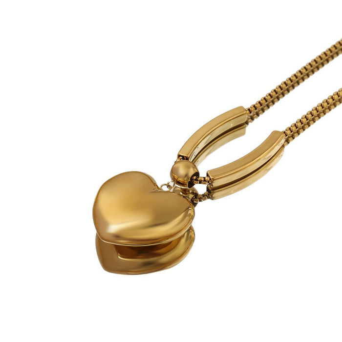 Wholesale Exaggerated Design Geometric Large Heart Necklace Hollow Pendant Personalized