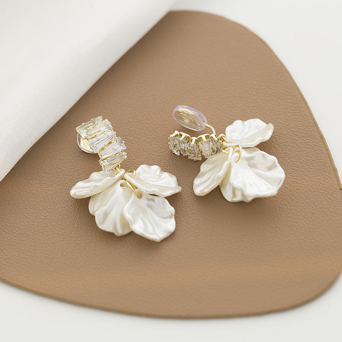 Wholesale Light luxury, fashionable, versatile, exquisite earrings with temperament, no ear holes, ear clips