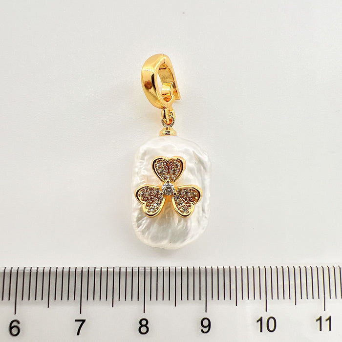 Wholesale Gold Plated Copper Pendant Butterfly Heart Motif Fashion Accessory
