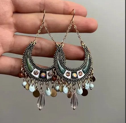 Wholesale Vintage beaded tassel earrings, niche, atmospheric, fashionable, exaggerated earrings, long earrings for women