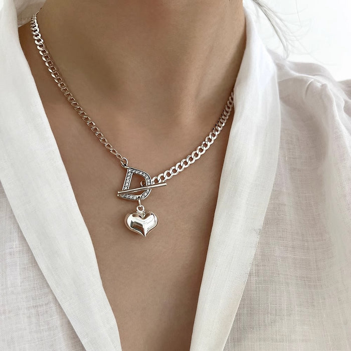 Wholesale Love pendant, collarbone chain necklace, light luxury, personalized, versatile, niche, high-end, new accessories