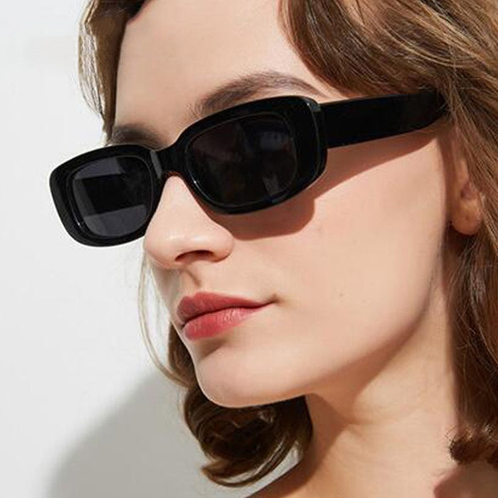 Wholesale Sunglasses with small square frames for slimming, trendy street photography, unisex style
