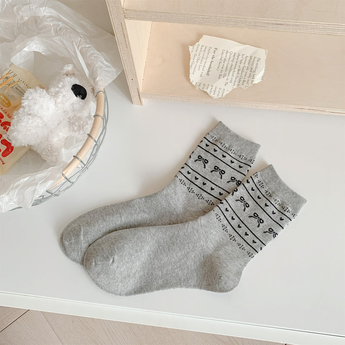 Wholesale Cotton socks with cute mid tube and versatile pile socks
