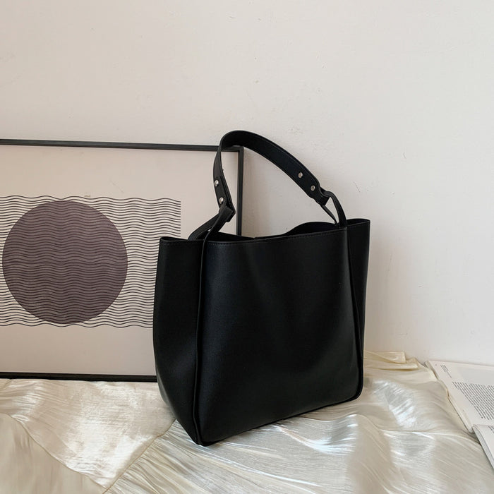 Wholesale New practical single shoulder shopping bag with simple soft leather backpack