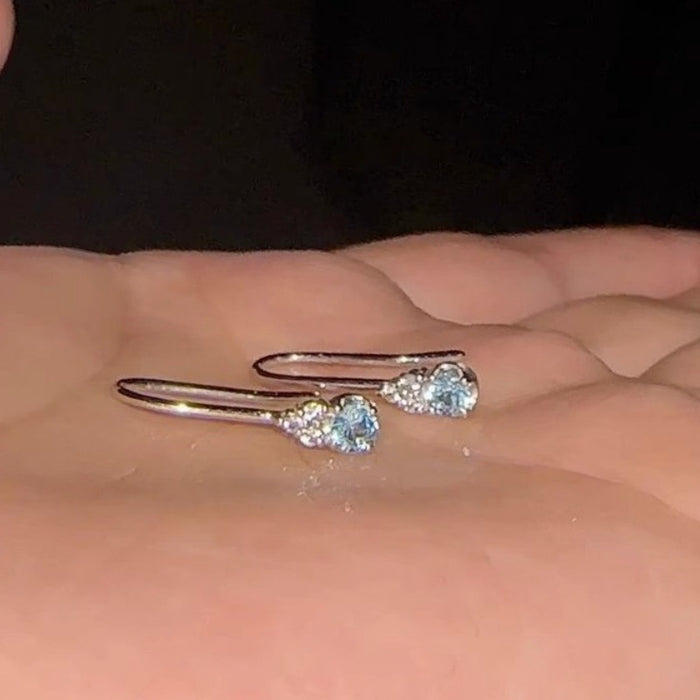 Wholesale Retro blue diamond water droplet necklace with minimalist and high-end design, niche design, neck chain, chain lock, bone chain wholesale