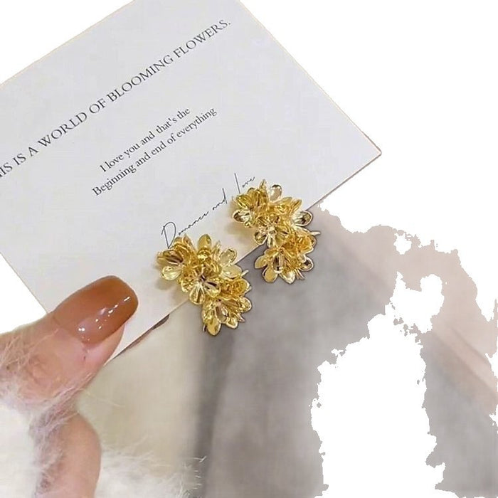 Wholesale New Silver Needle Earrings Flower C-Ring Earrings Light Luxury Style Earrings