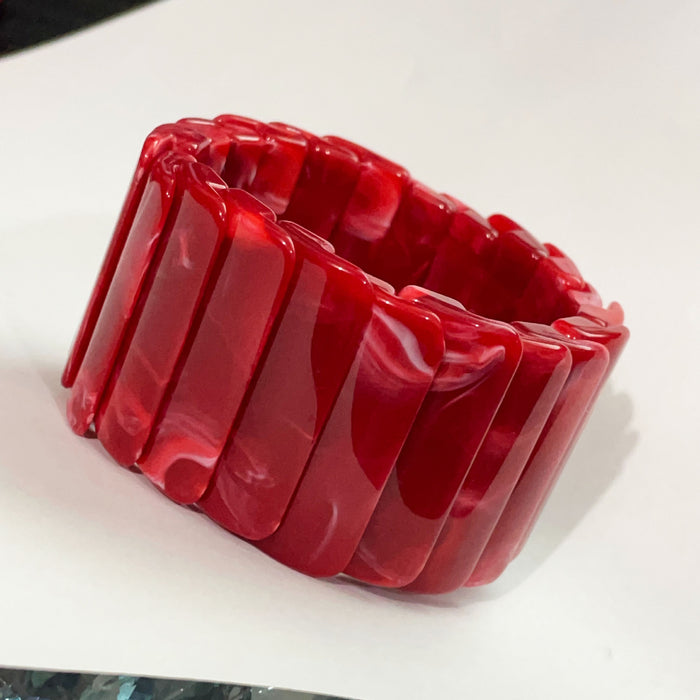 Wholesale New fashionable women's fashion acrylic fish scale shaped bracelet