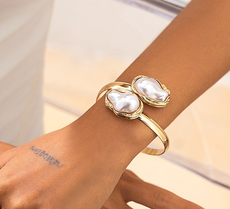 Wholesale Jewelry French Baroque Special-shaped Pearl Necklace Alloy Clavicle Chain suit