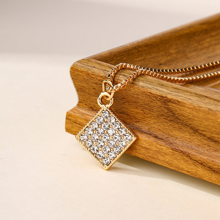 Wholesale New jewelry alloy diamond necklace, simple and versatile square pendant
