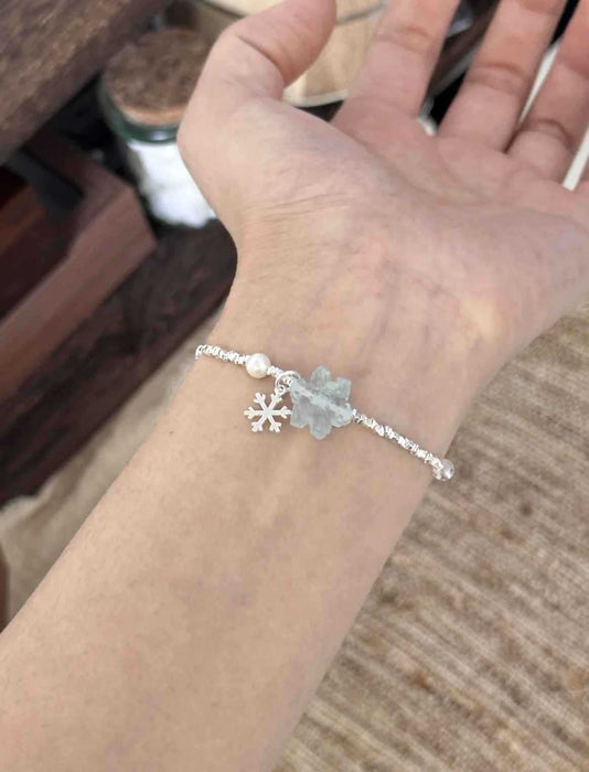 Wholesale Fragmented silver, snowflakes, pearls, exquisite personality, unique charm bracelet