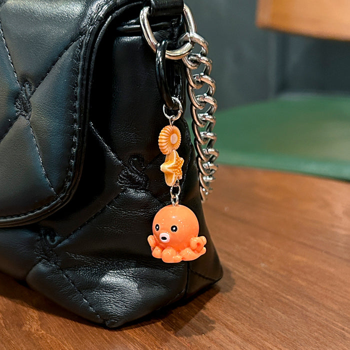 Wholesale Cute marine animal mobile phone lanyard resin keychain pendant car key decoration pendant