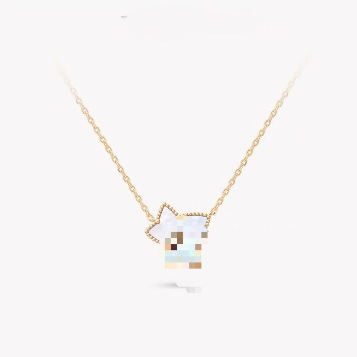 Wholesale Ivy necklace is simple, versatile and light luxury pendant, unique maple leaf design necklace