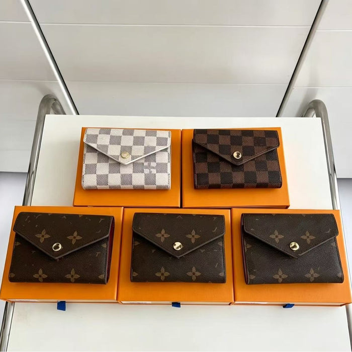 Wholesale Classic Plaid Genuine Leather Short Tri-Fold Wallet Fashion Accessory for Women Boutique