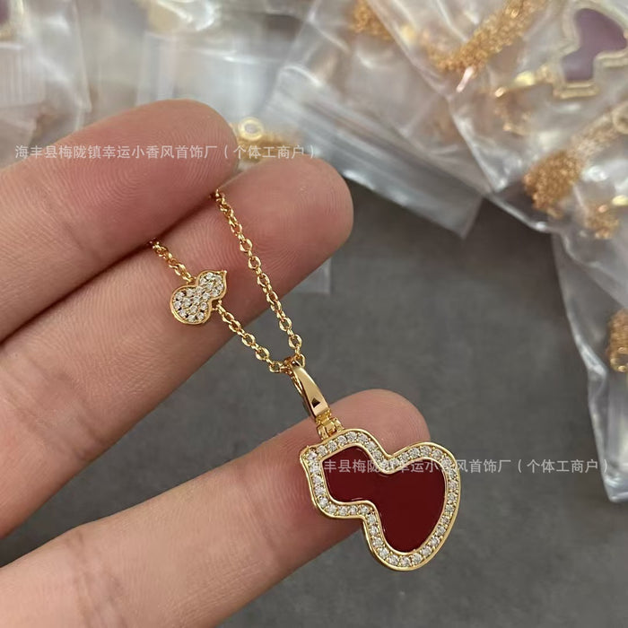 Wholesale Necklace pendant, rose gold, white Fritillaria, black agate, collarbone chain