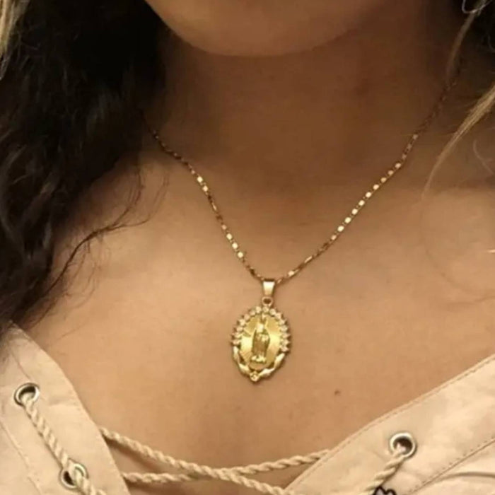 Wholesale Madonna Fashion Alloy Pendant Necklace