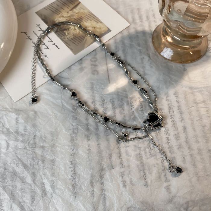 Wholesale Love pendant necklace, new niche design, simple and exquisite, high-end feeling, collarbone chain