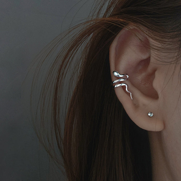 Wholesale Ear clip without ear hole, street style personalized creativity, smooth lines wrapped around small snake ear bone clip, ear hook