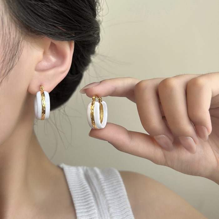 Wholesale New hammer texture C-shaped ear buckle with fashionable and high-end feel, drop glaze design, personalized temperament, versatile earrings