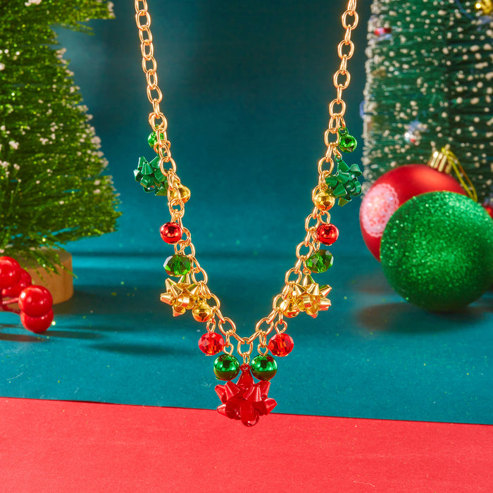 Wholesale Zinc Alloy Christmas Snowflake Pendant Necklace for Women Fashion Accessory