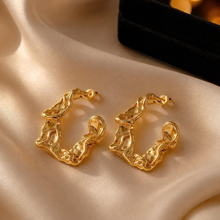 Wholesale Irregular Pleated C-Shape Earrings Gold Tone Alloy Fashion Accessory