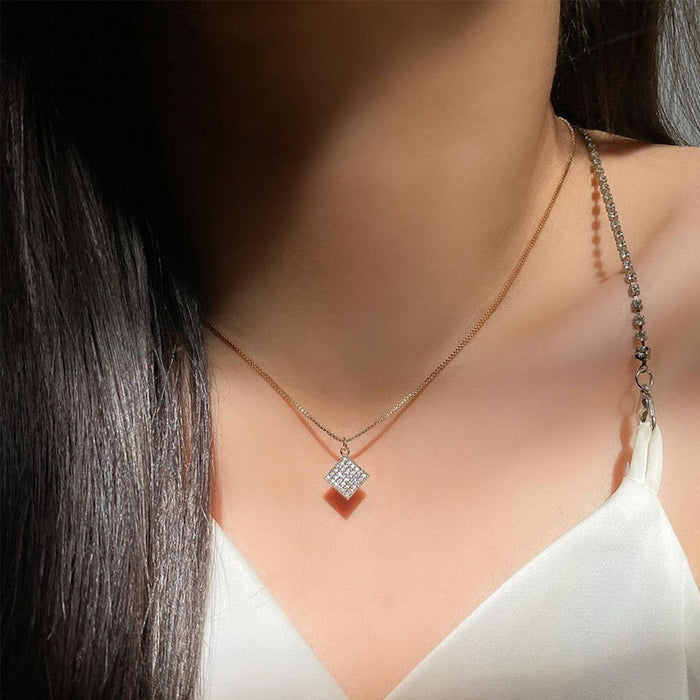 Wholesale New jewelry alloy diamond necklace, simple and versatile square pendant