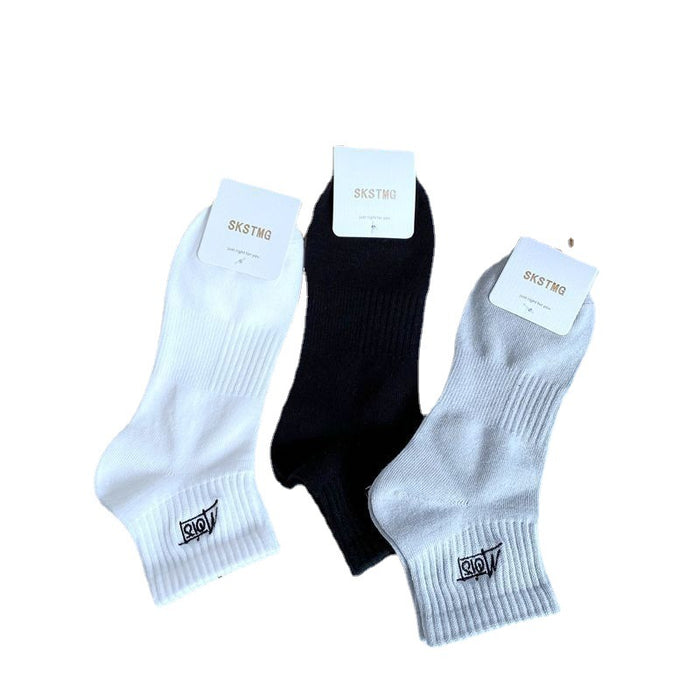 Wholesale Basic embroidery sports five point short socks, new cotton socks