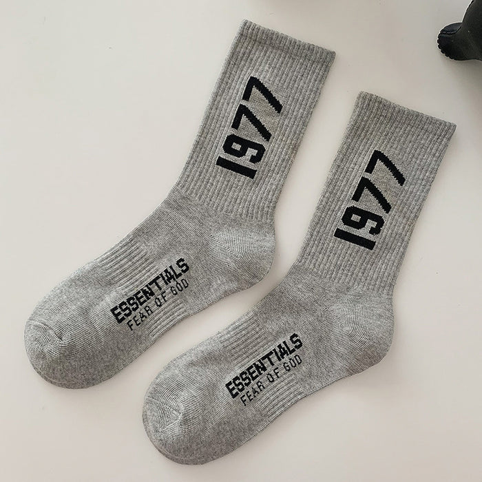 Wholesale Middle socks, number socks, letter socks, black and white college style socks