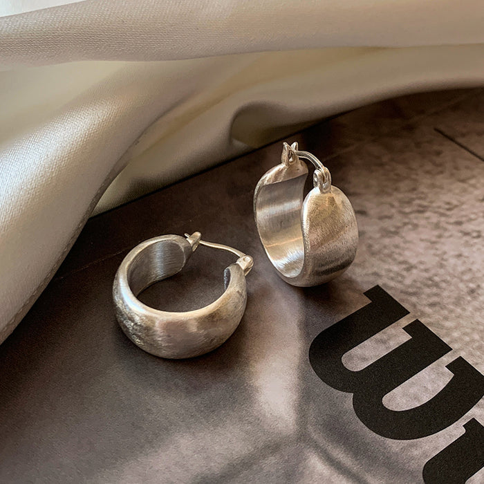 Wholesale Metallic silver brushed retro earrings, high-end light luxury, niche design, high-end exquisite earrings, earrings