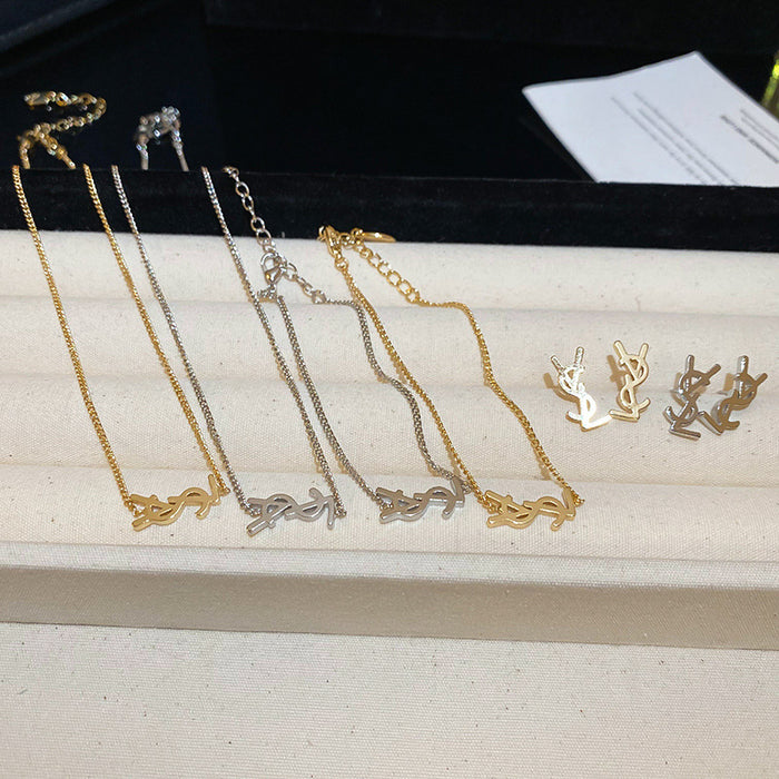 Wholesale Metallic Letter Chain Elegant Niche All-match Necklace for Women