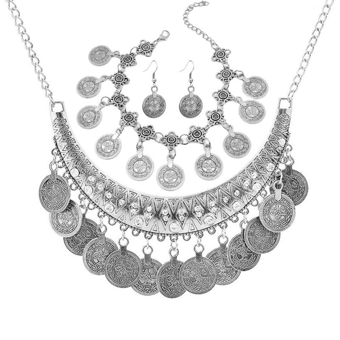 Wholesale Vintage necklaces, coins, collarbone chains, jewelry, film and television accessories