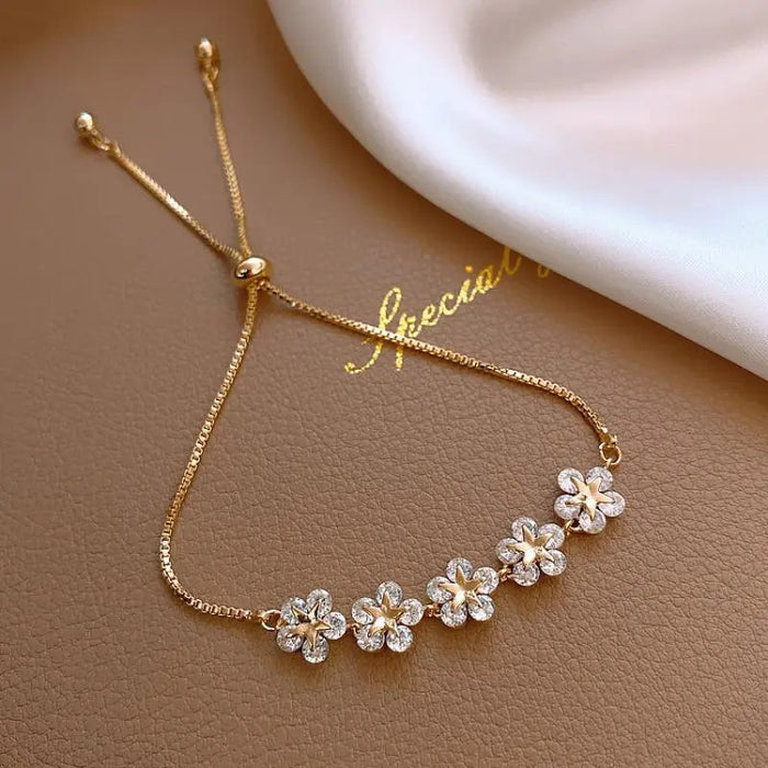 Wholesale Inlaid Rhinestone Flower Push-pull Bracelet Personality Petal Five-pointed Star Bracelet