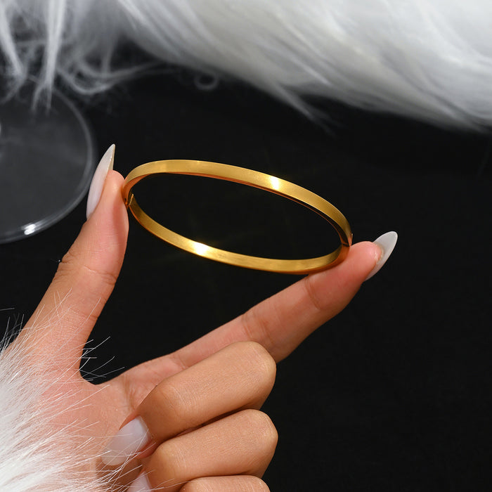 Wholesale Gold Bangle Set With Clover Rhinestone Design Chic Jewelry Accessory