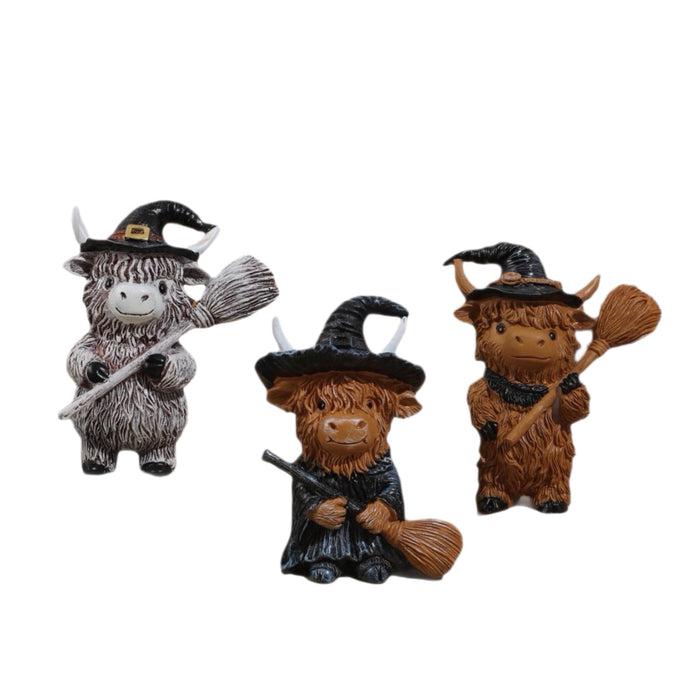 Wholesale Resin Highland Cow Wizard Ornament Cute Cartoon for Home Decoration