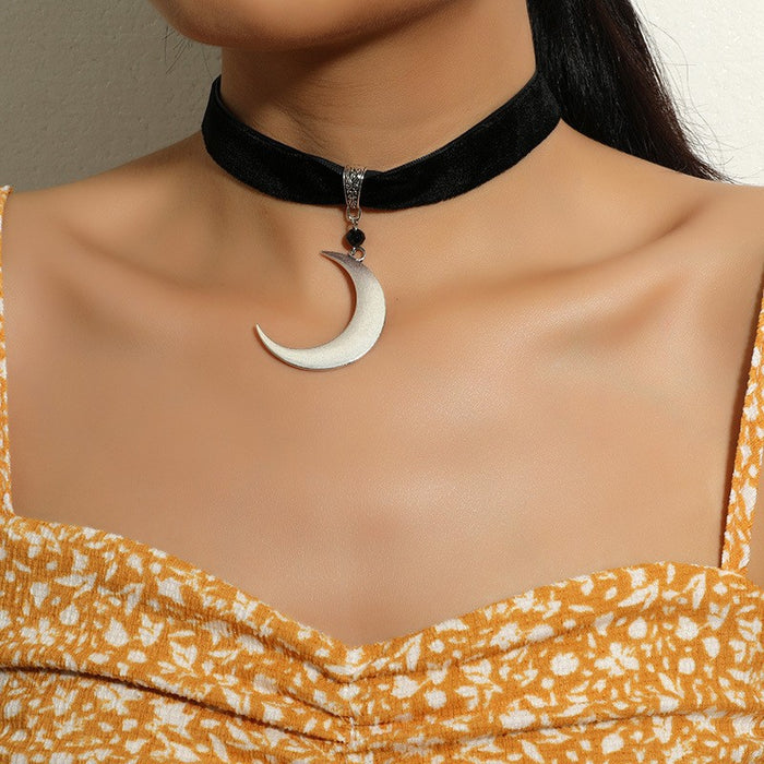 Wholesale Dark Style Moon Collar Clavicle Chain Black Nylon Short Choker Necklace