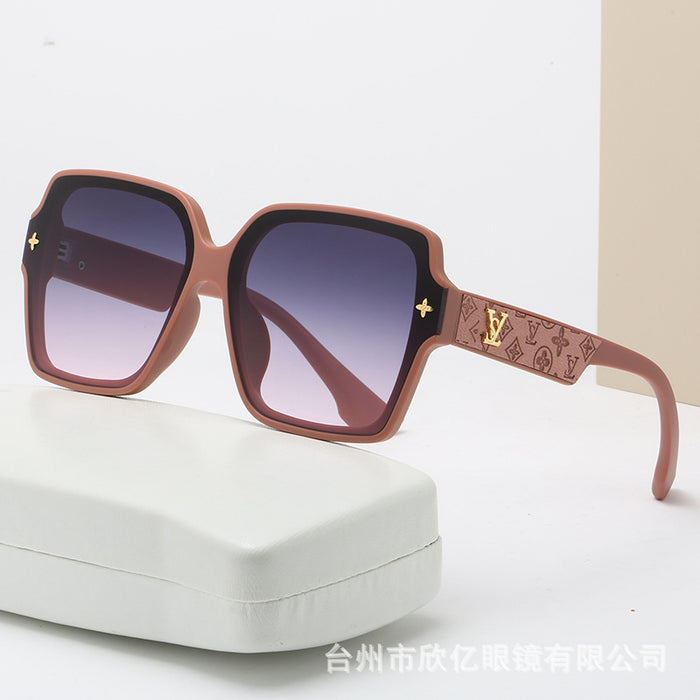 Wholesale Square Large Frame Metal Letter Sunglasses JDC-SG-XinYi001