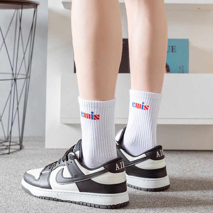 Wholesale Quality men's socks with high thread letters, simple and niche design, mid tube socks, sporty and trendy socks