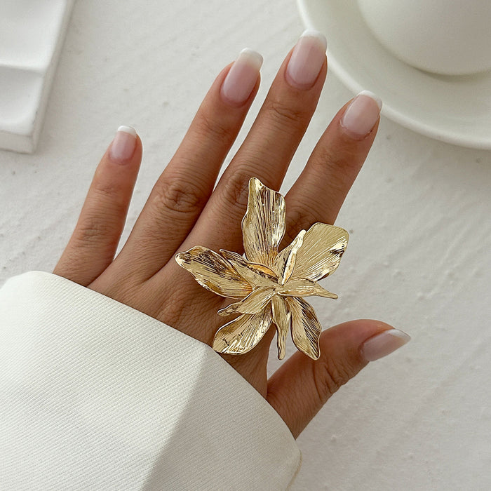 Wholesale Irregular imitation pearl ring with oval spiral pattern and adjustable ring for accessories