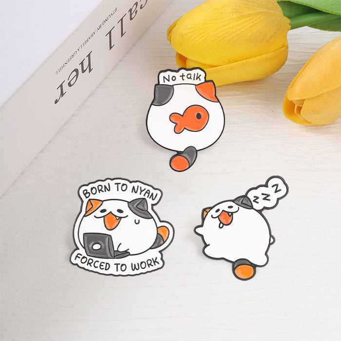 Wholesale Zinc Alloy Enamel Cute Cartoon Chubby Tabby Cat Brooch Funny Sleepy Cat Badge School Bag Accessory
