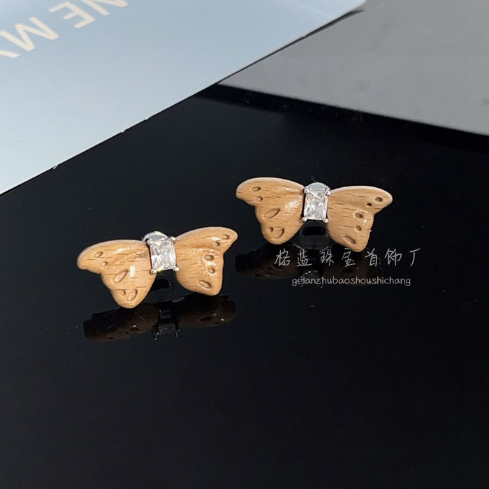 Wholesale Hejia withered leaf butterfly necklace, light luxury, high-end tailcoat butterfly earrings, niche butterfly seal, collarbone chain