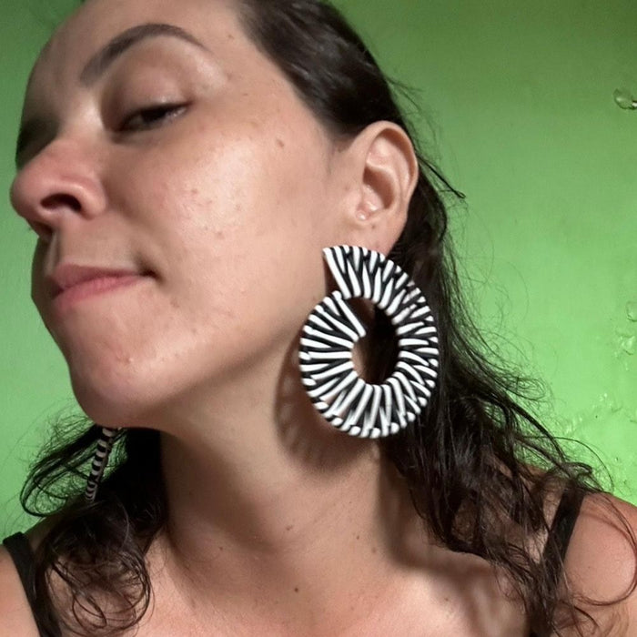 Wholesale Vintage black and white striped zebra striped leather hand woven fashionable rectangular circular earrings