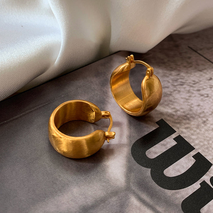 Wholesale Metallic silver brushed retro earrings, high-end light luxury, niche design, high-end exquisite earrings, earrings