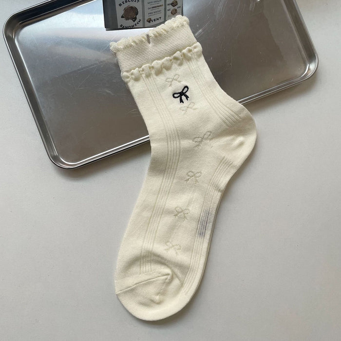 Wholesale Socks for women in spring and summer, thin style, mid tube socks with bow, embroidered lace, stacked socks, hollowed out breathable women's socks