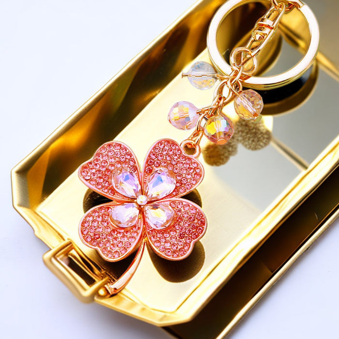 Wholesale Diamond inlaid Lucky Clover Car Keychain Metal Pendant Keychain Ring Creative