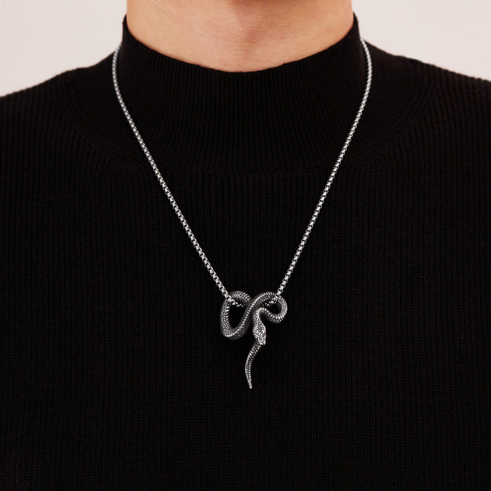 Wholesale European and American retro creative design snake shaped stainless steel personalized pendant necklace