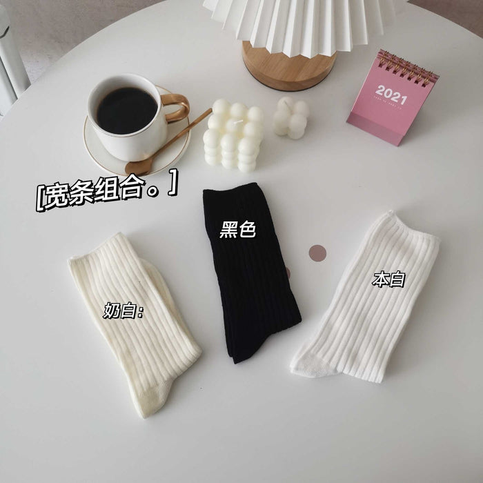 Wholesale Socks with cute vertical stripes